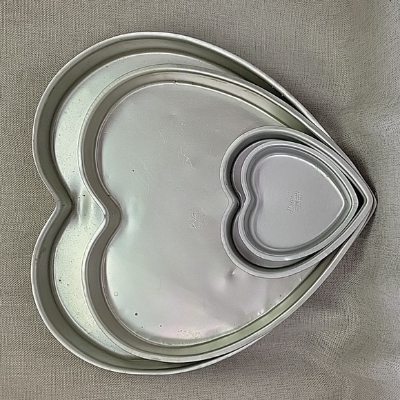 Wilton Kitchen Wilton Set Of 4 Heart Shaped Cake Pans 5x 6x2 13x2